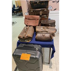 Lot 27

Old Suitcases